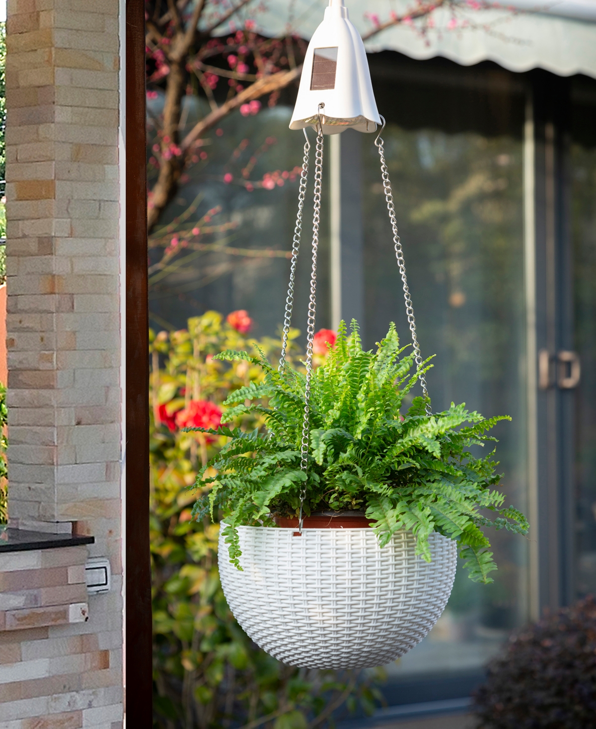Glitzhome Solar Lighted Plastic Hanging Planter, 30" In Black