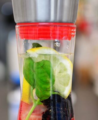 Rio Glass Infusion Water Pitcher and Sangria Maker Carafe with Stainless Steel Smart Filter Lid, 34 fl oz