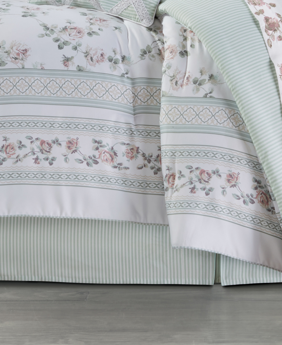 Royal Court Rialto Classic Floral 4-Pc. Comforter Set
