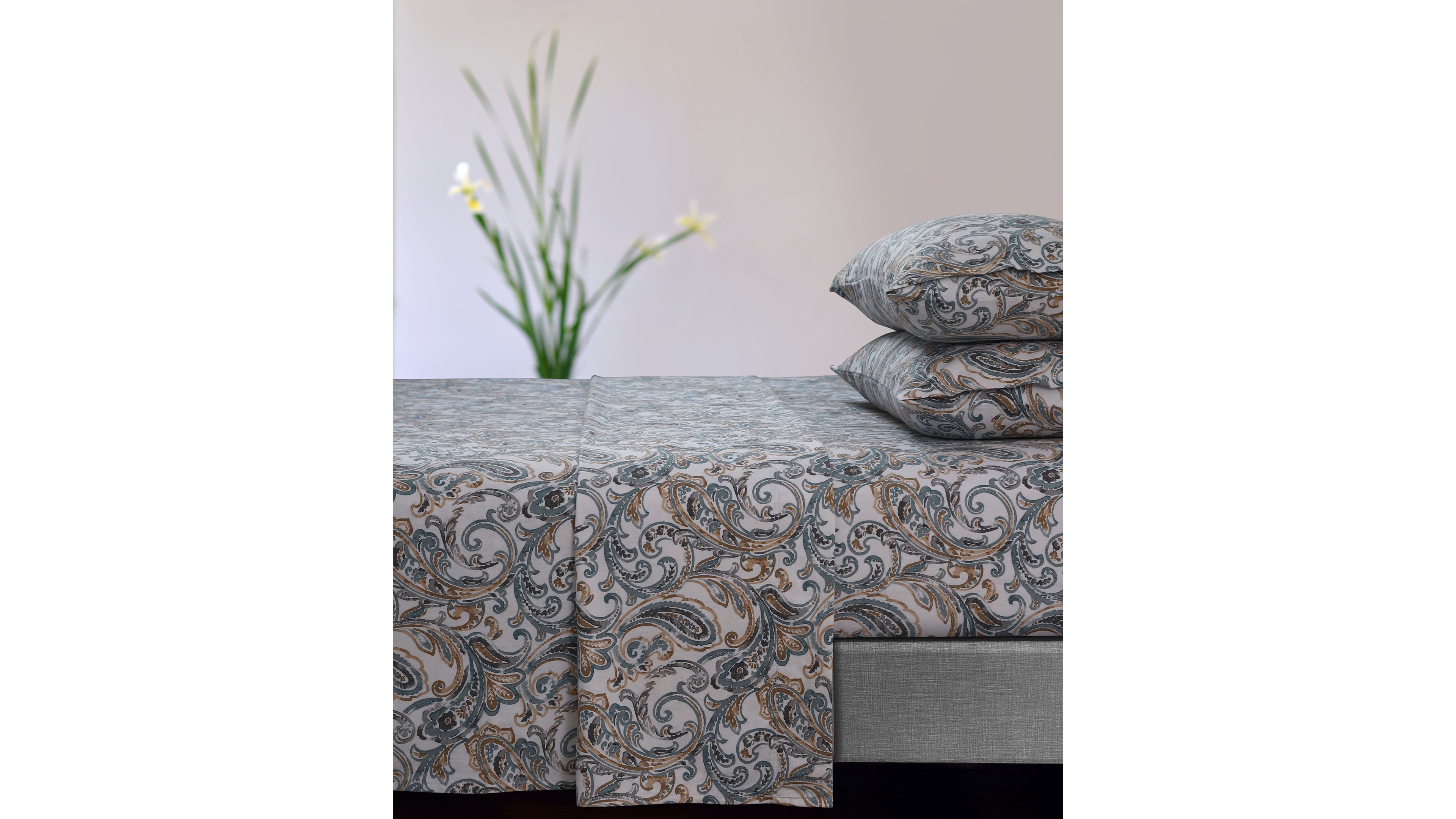 Tribeca Living Camilla Paisley Flannel Extra Deep Pocket 4 Piece Sheet Set, California King