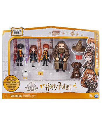 Harry Potter Magical Minis Play Set for Kids - Bundle with Harry Potter Figure and Accessories Plus Harry Potter Decal and Magic Kit | Harry Potter
