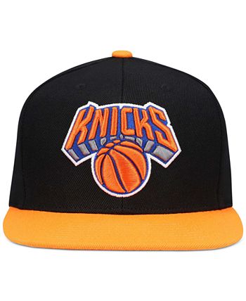 Mitchell & Ness - Men's New York Knicks Core Basic Snapback Cap