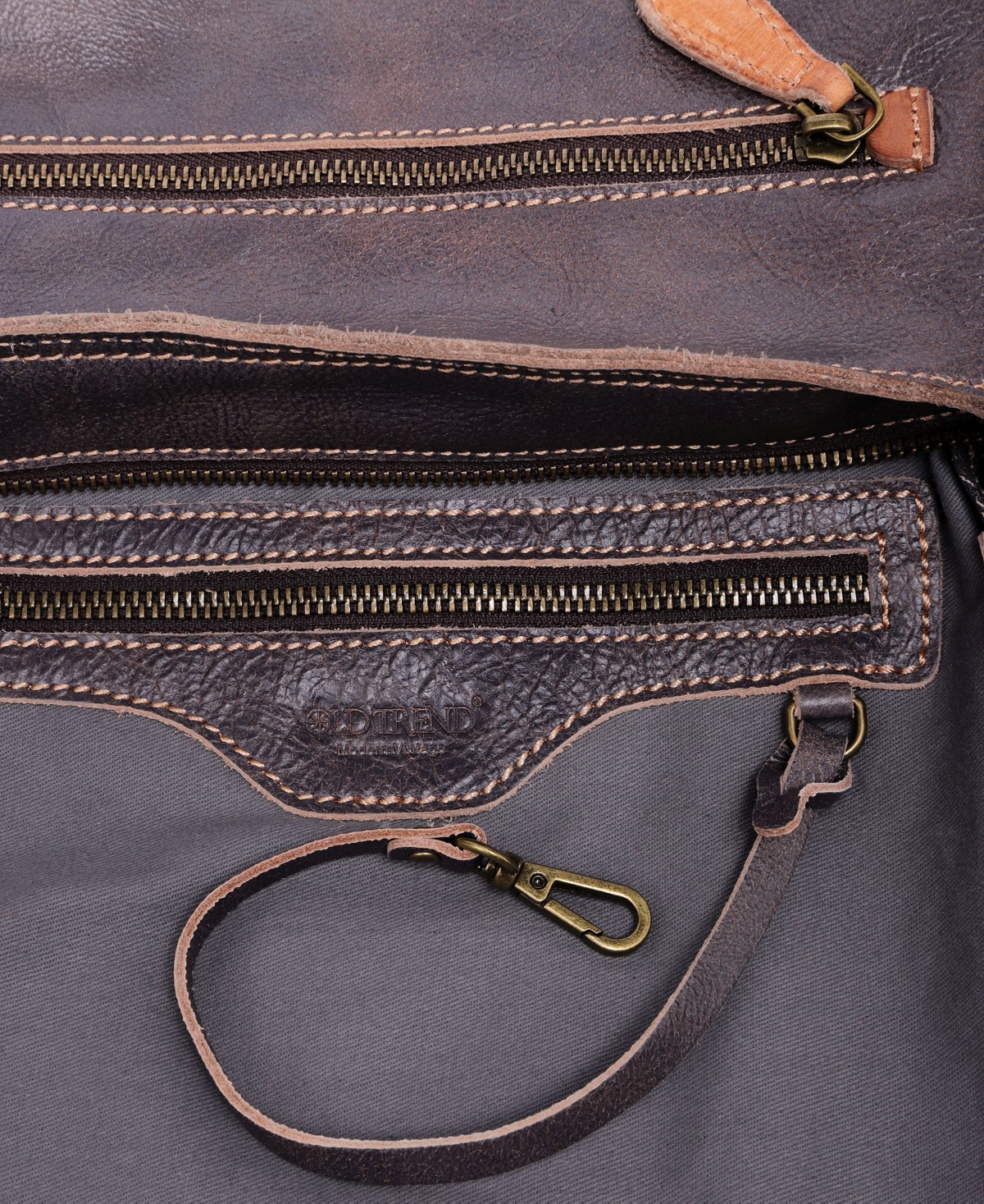 Old Trend Women's Genuine Leather Leeds Castle Crossbody Bag