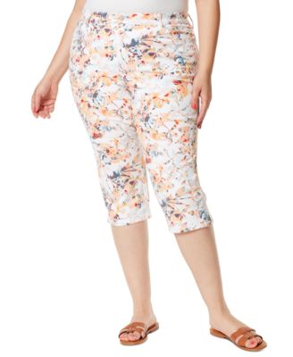 Gloria Vanderbilt Women's Plus Amanda Floral Capri, White, 16W, Cotton