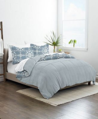 Ultra Soft Daisy Medallion Reversible 2- Pc. Comforter Set, Twin