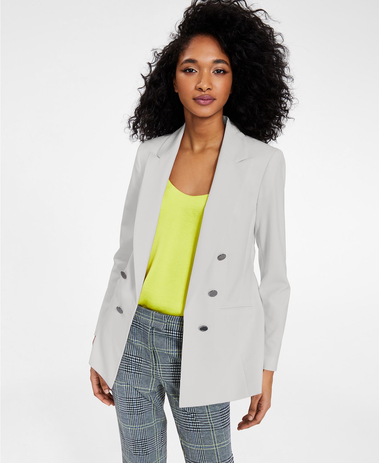 How to Wear a White Blazer With More Things to More Places - YOUR TRUE ...