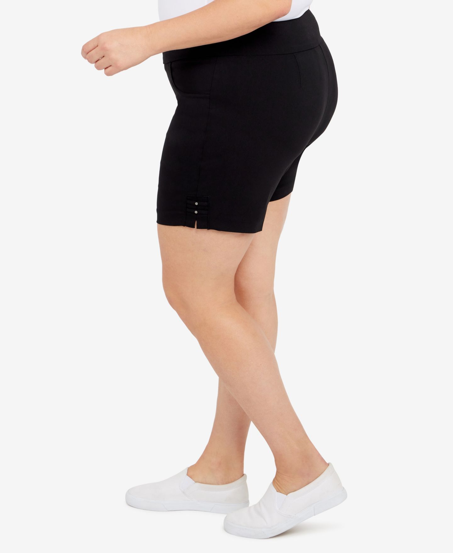 Женские шорты HEARTS OF PALM Plus Size Essentials Solid Color Tech Stretch Shorts with Elastic Waistband, цвет: Чёрный — фото 4