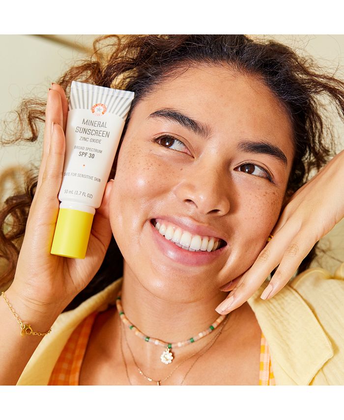 First Aid Beauty Mineral Sunscreen Zinc Oxide Broad Spectrum SPF 30