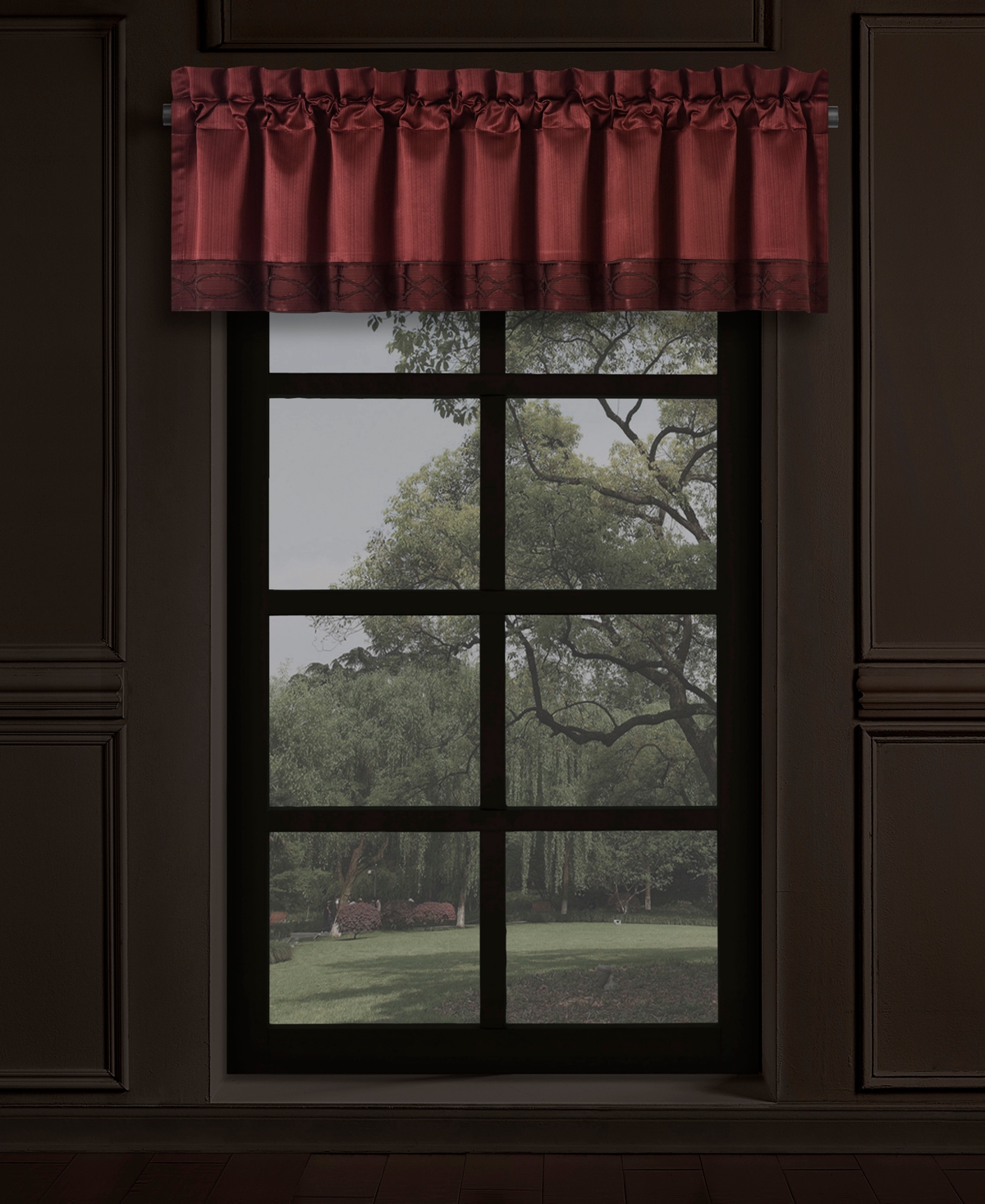 Five Queens Court Chianti Window Straight Valance Bedding In Red