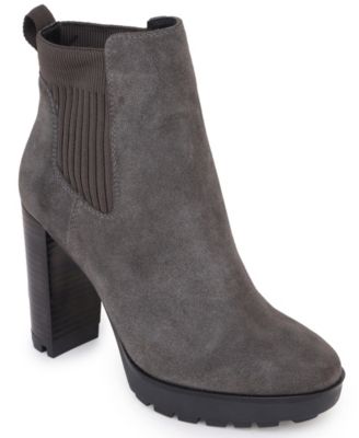 Photo 1 of Kenneth Cole New York Women's Junne Lug Sole Chelsea Narrow Booties - 9.5