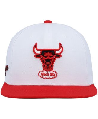 Men's White and Red Chicago Bulls Hardwood Classics Snapback Hat