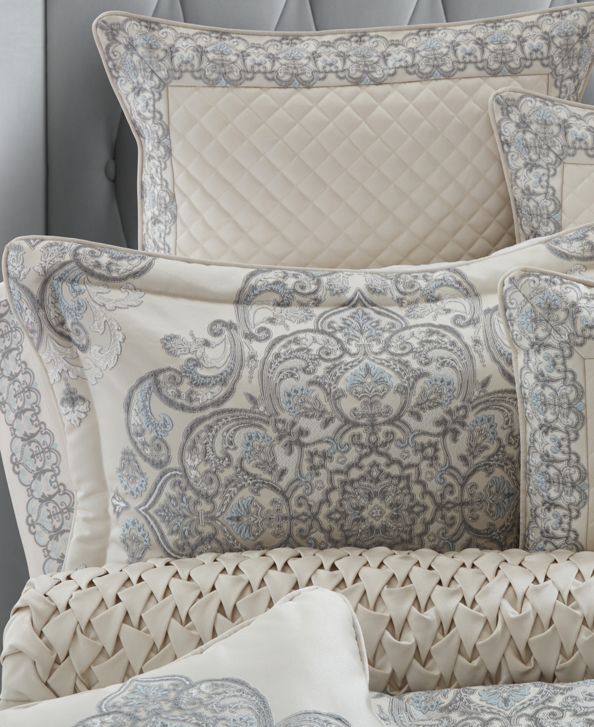 J Queen New York Adagio 4-Pc. Comforter Set, Queen