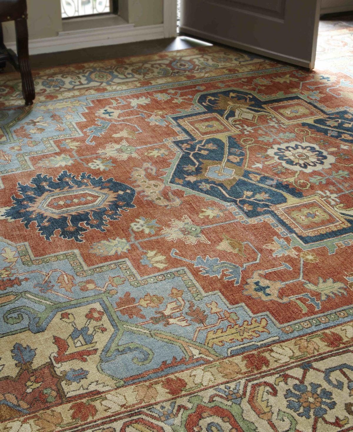 Exquisite Rugs Antique Weave Serapi ER9972 Area Rug - Ivory
