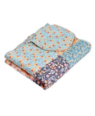 Carlie Calico Throw, 50" x 60" 