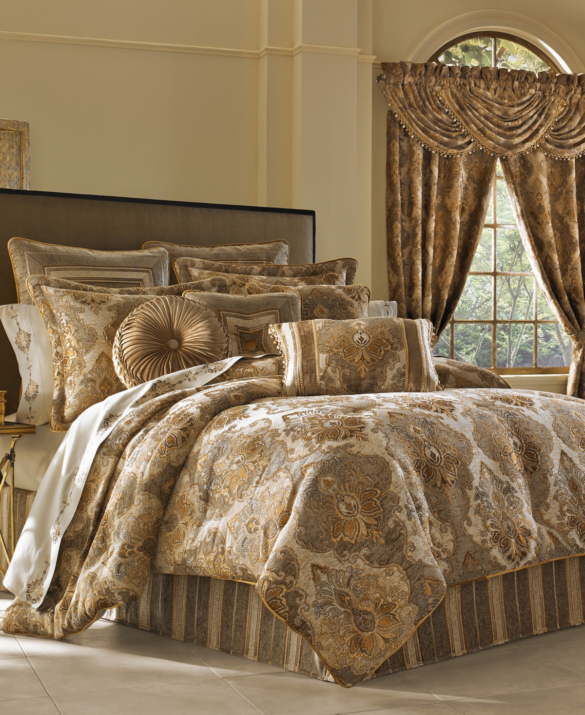 J Queen New York Bradshaw Decorative Pillow, 21