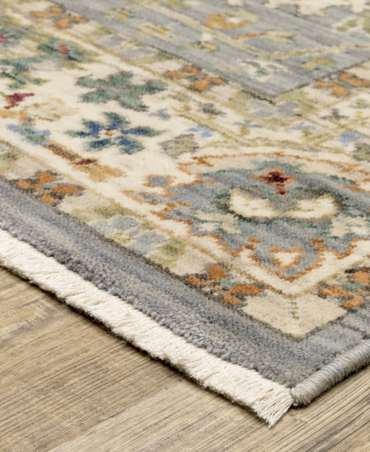 Oriental Weavers Lucca 2063LUC 6'7" x 9'6" Area Rug
