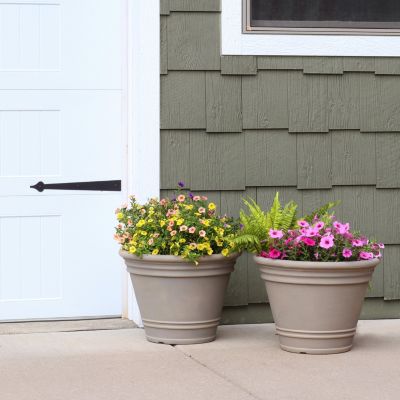 Indoor/Outdoor Patio, Garden, or Porch Weather-Resistant Franklin Flower Pot Planter - 20"