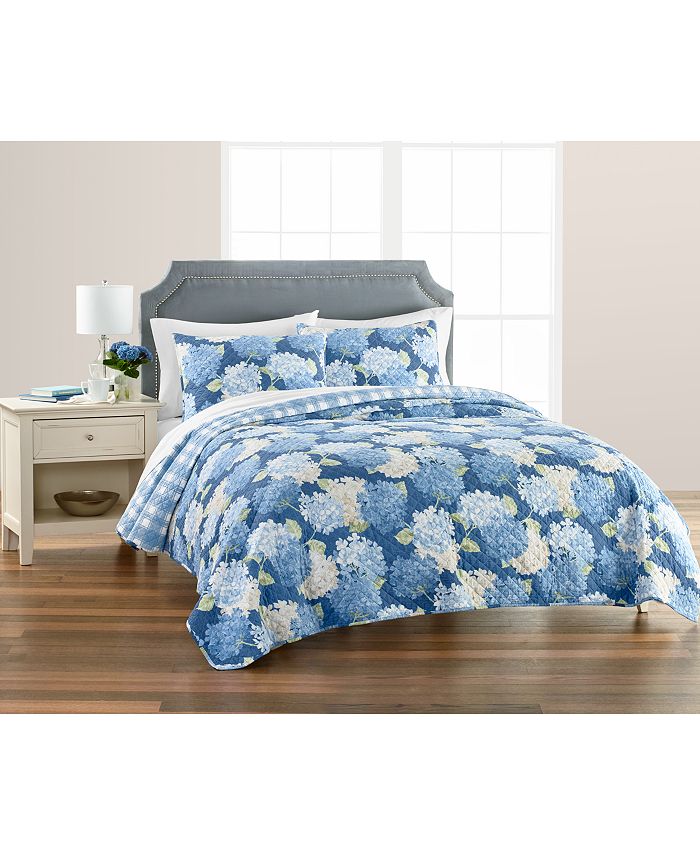 Martha Stewart Collection CLOSEOUT! Hydrangea Bouquet Quilt, Twin