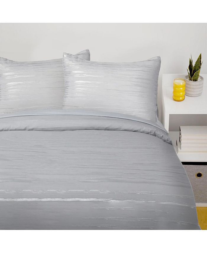 Dormify Silver Scarlett Comforter and Sham Set, Twin/Twin XL, Metallic
