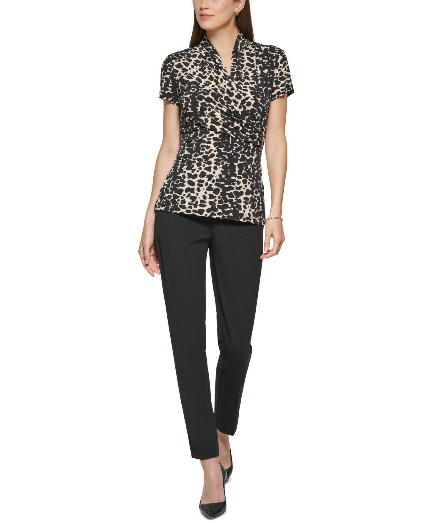 Женская блузка DKNY Petite Animal-Print Draped Surplice Blouse, цвет: Чёрный / Рыжевато-коричневый — фото 4