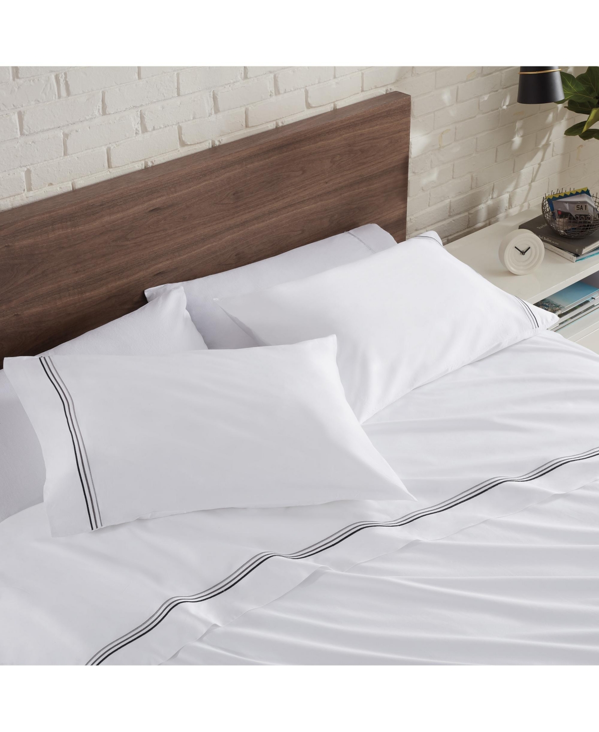 Aston and Arden Sateen Sheet Set, 1 Flat Sheet, 1 Fitted Sheet, 2 Pillowcases, 600 Thread Count, Sateen Cotton, Pristine White with Fi