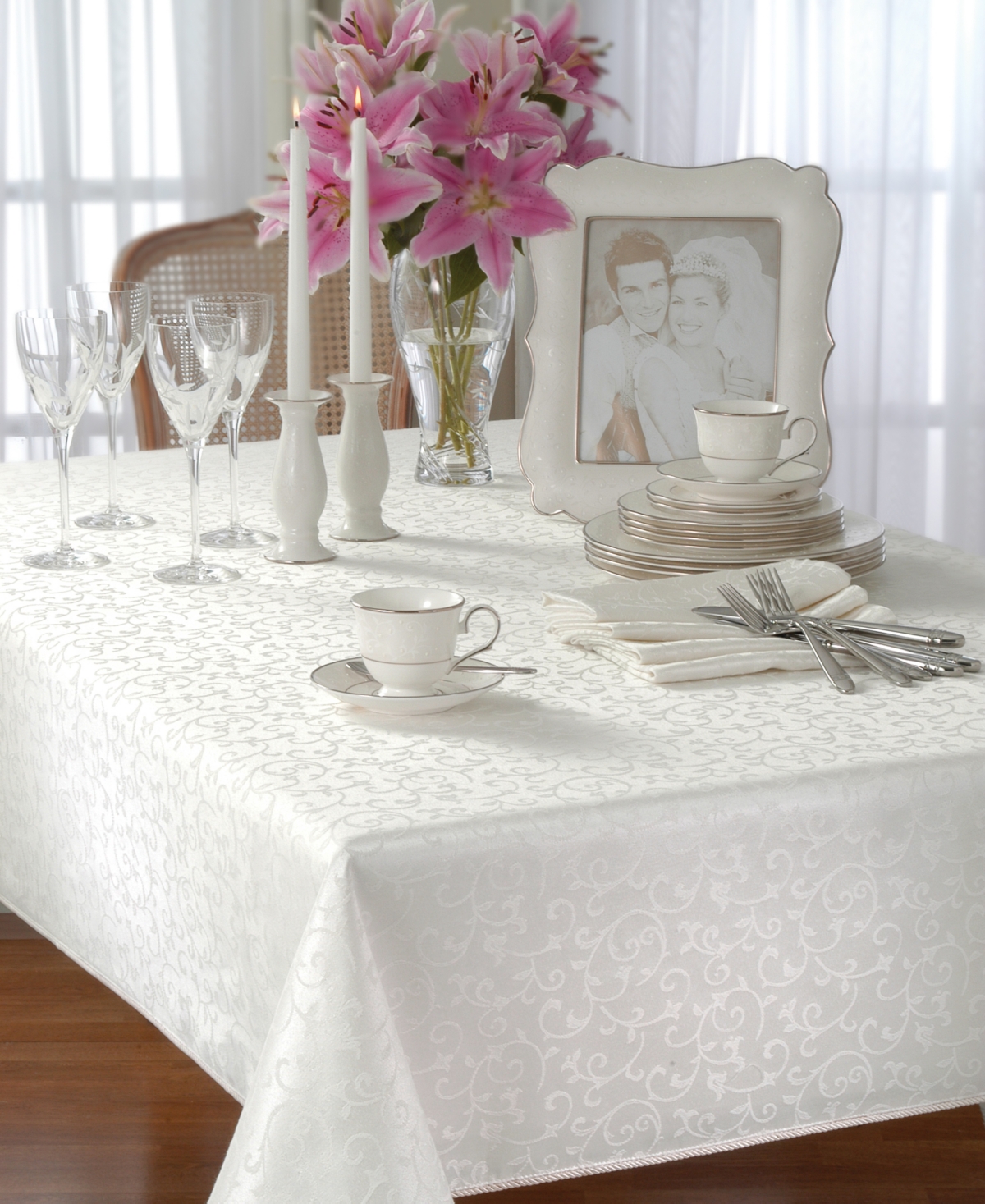 Lenox Opal Innocence Round Tablecloth, 90" X 90" In White