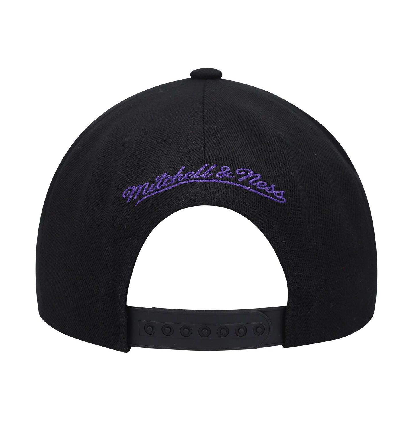 Мужская кепка Mitchell & Ness Black Sacramento Kings Side Core 2.0 Snapback Hat — фото 2