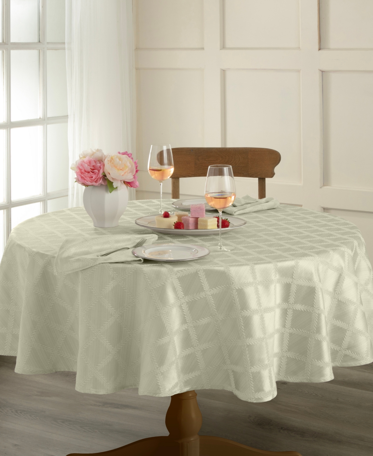 Lenox Laurel Leaf Round Tablecloth, 90" X 90" In Ivory