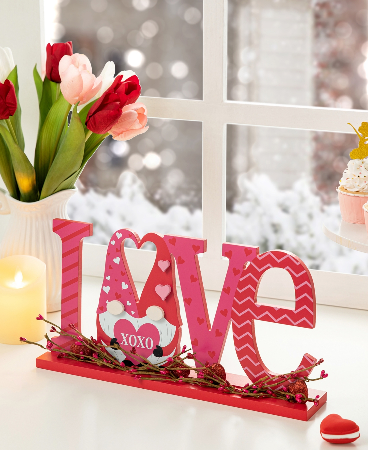 Glitzhome L Valentine's Love Wooden Gnome Table Decor