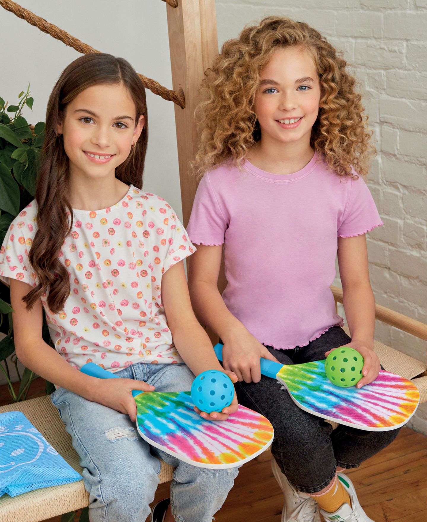 Детские игрушки 3C4G Cool 2 B Kind Tie-Dye 2-Player Pickleball Set, 6-Piece Set, Ages 8+ — фото 6