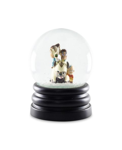 Детские фигурки Surreal Entertainment Avatar: The Last Airbender Snow Globe Collectible Display Piece 6 Inches Tall, цвет: Белый