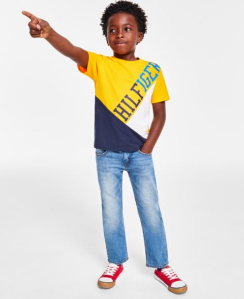 Футболка Tommy Hilfiger Banner T-Shirt & Blue Stone Jeans для мальчиков, цвет: Каменный синий