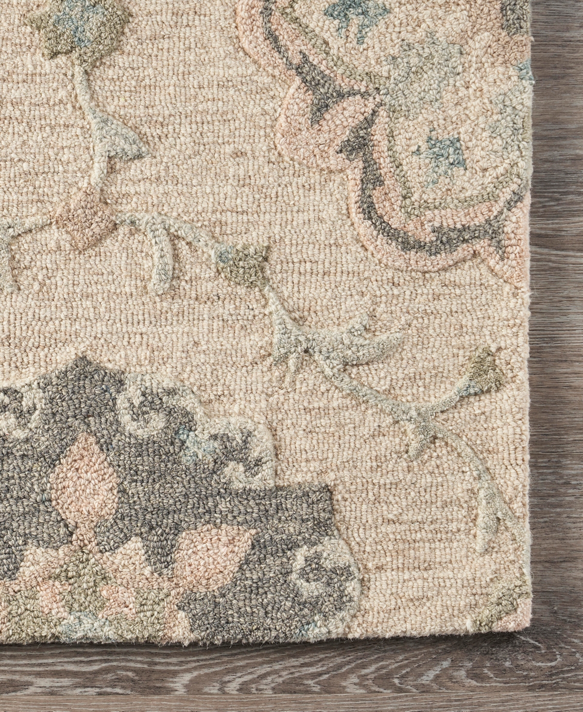 Lr Home Iris Victo-584 5' x 7' Area Rug