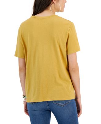 Juniors' Minnie & Friends Graphic T-Shirt