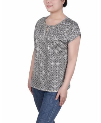 Petite Grommet Neck Knit Short Extended Sleeve Top