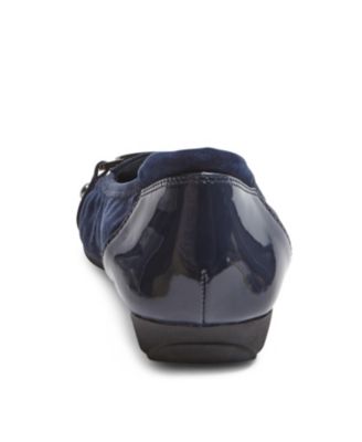 Women's Umeko Snip Toe Ballet Flats