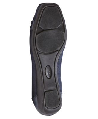 Women's Umeko Snip Toe Ballet Flats