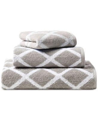 Sanders Diamond Cotton Bath Towel, 30" x 56"