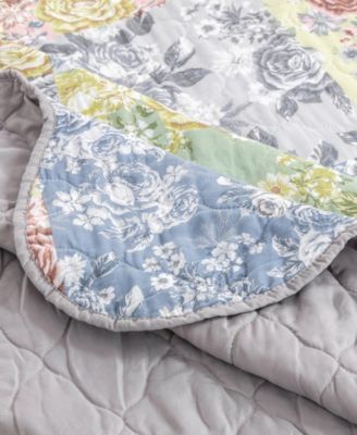 Emma Traditional Floral Print Quilt Set