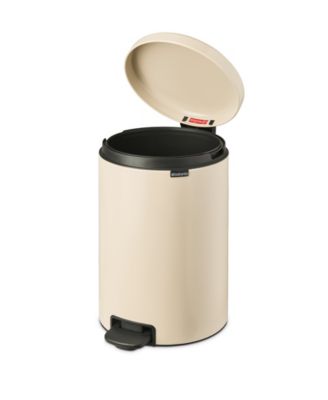 New Icon Step on Trash Can, 5.3 Gallon, 20 Liter
