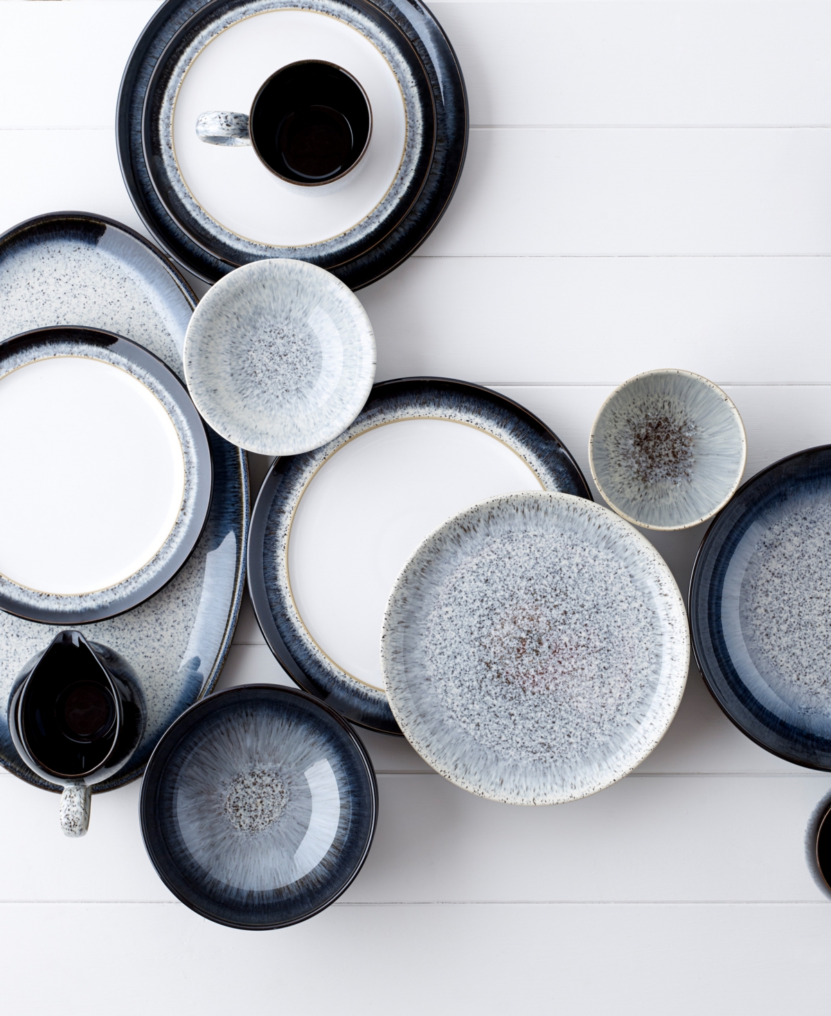 Halo Set of 4 Wide Rimmed Plates - Blue - Black