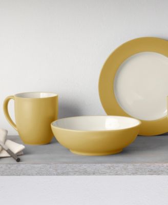 Colorwave Rim 16-Pc. Dinnerware Set, Service for 4