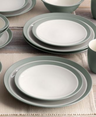 Colorwave Curve 16 Pc. Dinnerware Set, Service for 4