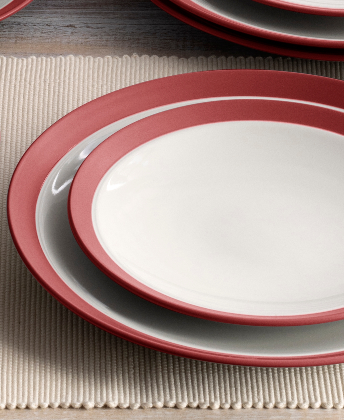 Noritake Colorwave Curve 16 Pc. Dinnerware Set, Service For 4 In Raspberry