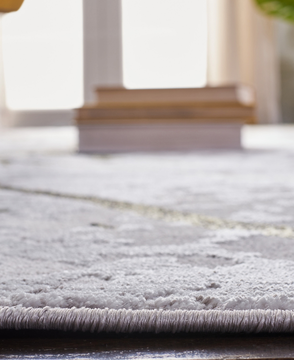 Safavieh Amelia ALA293 Area Rug - Gold