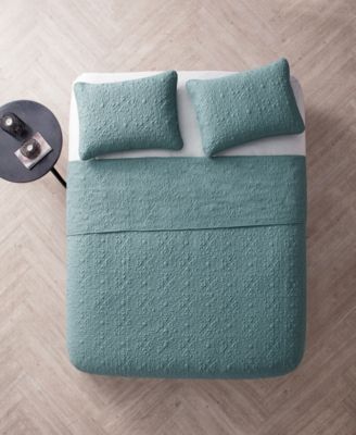 Caroline Embossed Quilt Sets