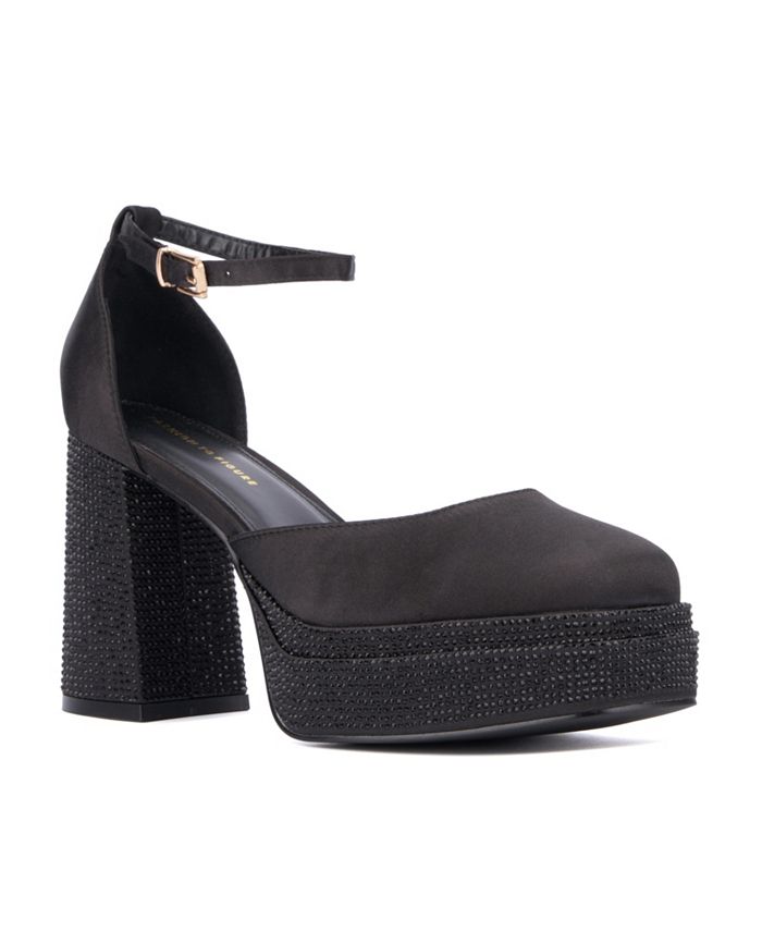 Macy's wide hotsell width womens shoes