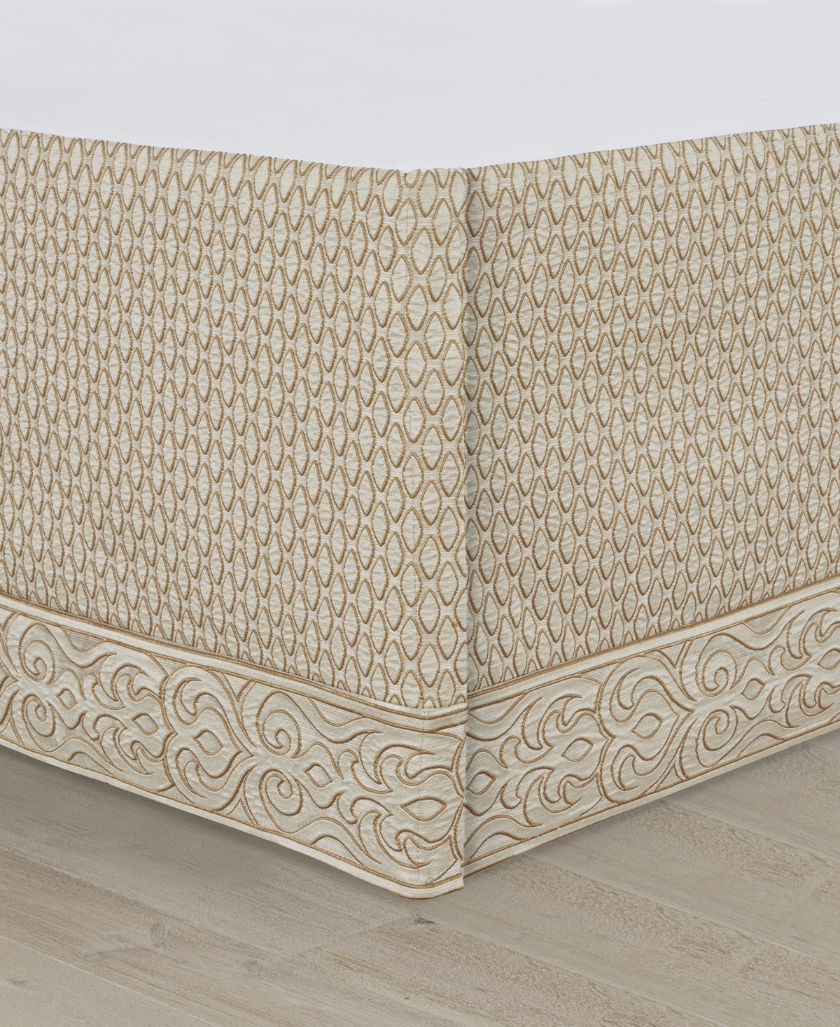 J Queen New York Lazlo 4 Piece Comforter Set,