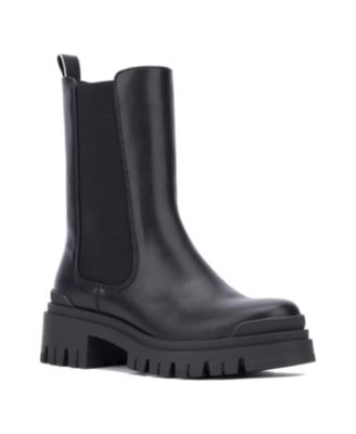 Women's Lola- Lug Sole Chelsea Boots