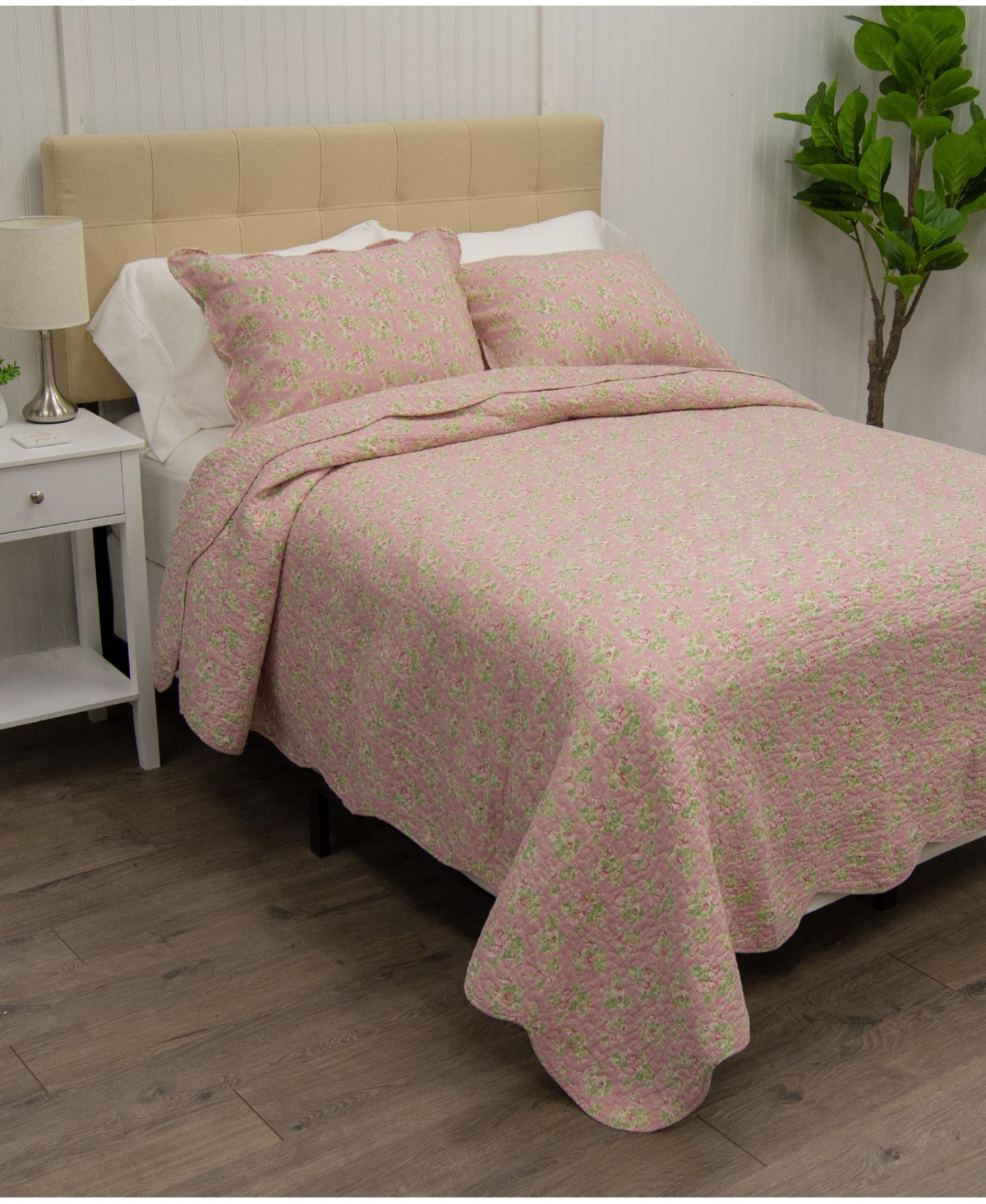 Donna Sharp Strawberry Garden 3 Piece Cotton Quilt Set
